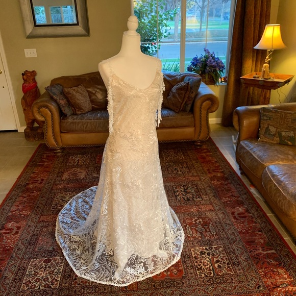 COPY - 👰Wedding Dress Ivory👰 - Picture 2 of 9